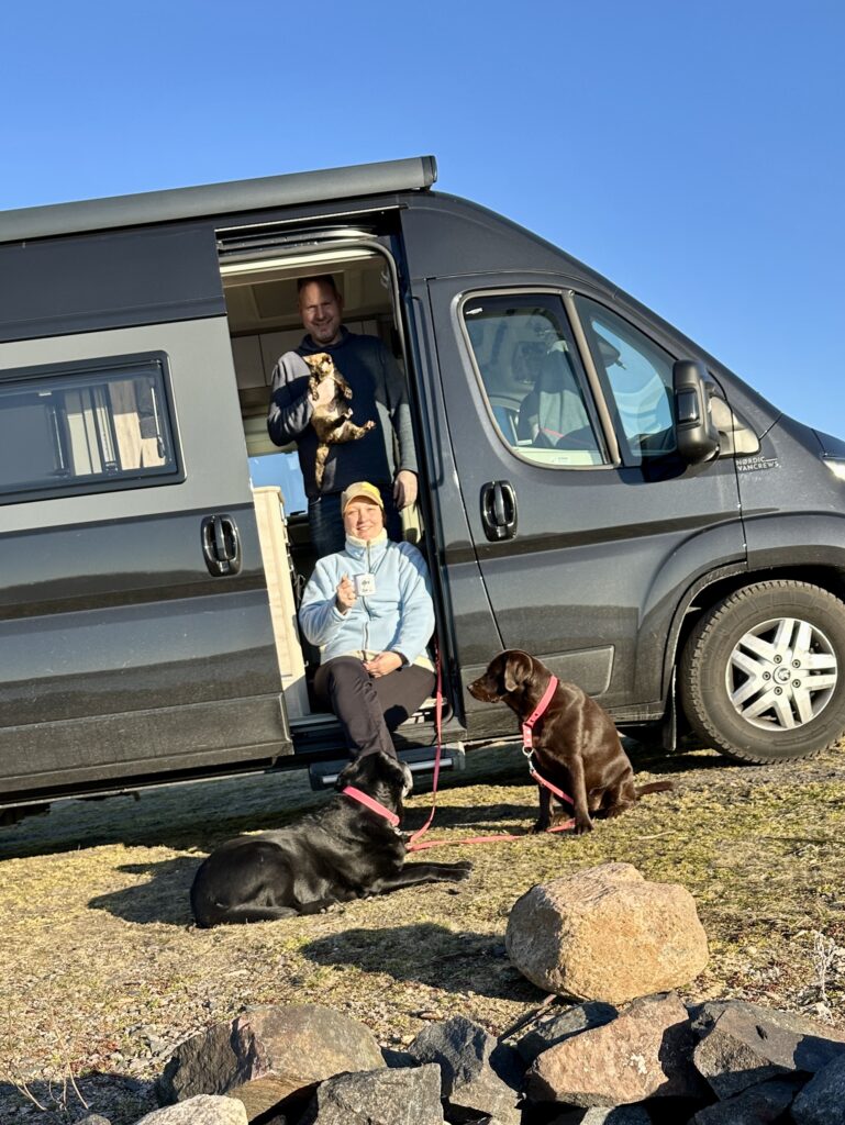 Campervan Retriever Team in Schweden